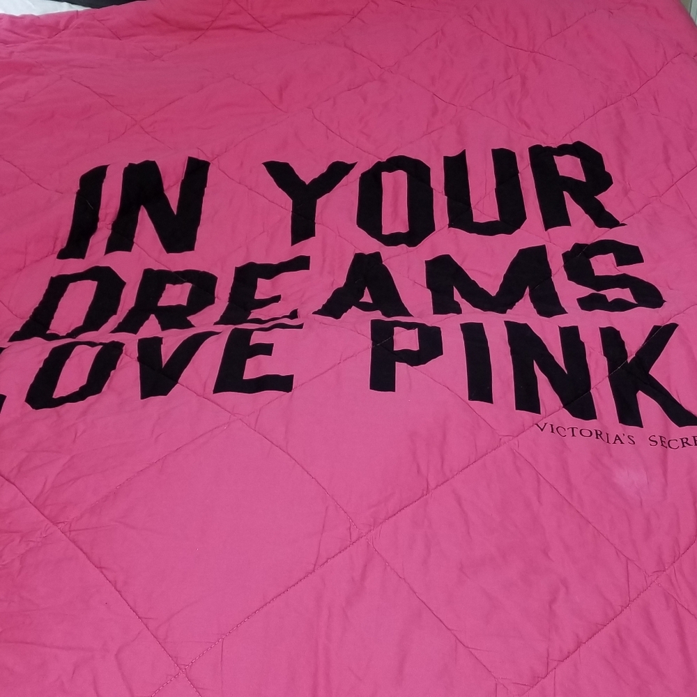NFS! Pre Owned VS Pink Twin Comforter